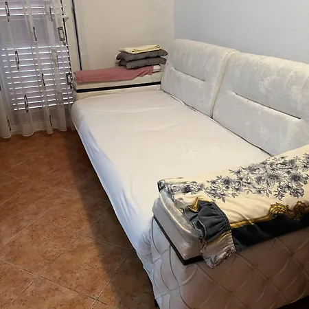 Beachfront - Steps From - Balcony - Fast Wifi * ドゥラス
