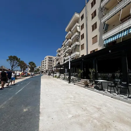 Beachfront - Steps From - Balcony - Fast Wifi ドゥラス