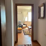 Beachfront - Steps From - Balcony - Fast Wifi *