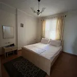 Beachfront - Steps From - Balcony - Fast Wifi *
