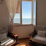 Beachfront - Steps From - Balcony - Fast Wifi